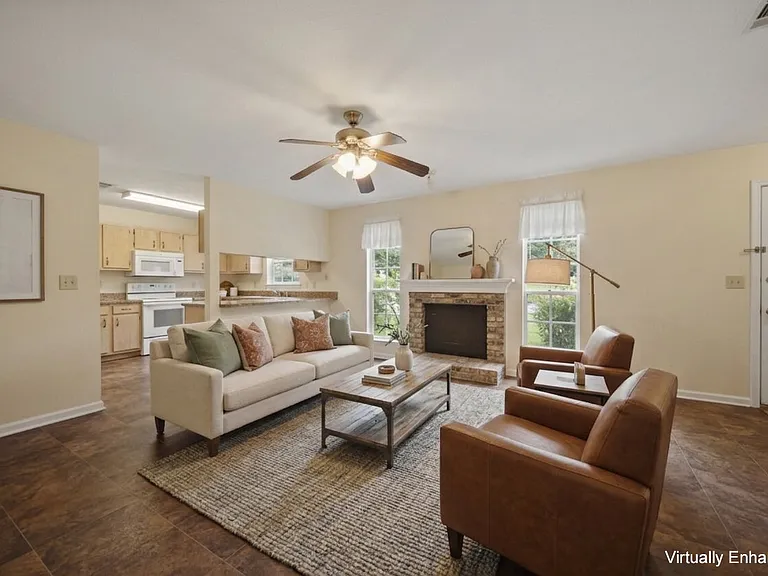 1402 Sturbridge Pl — Photo 9