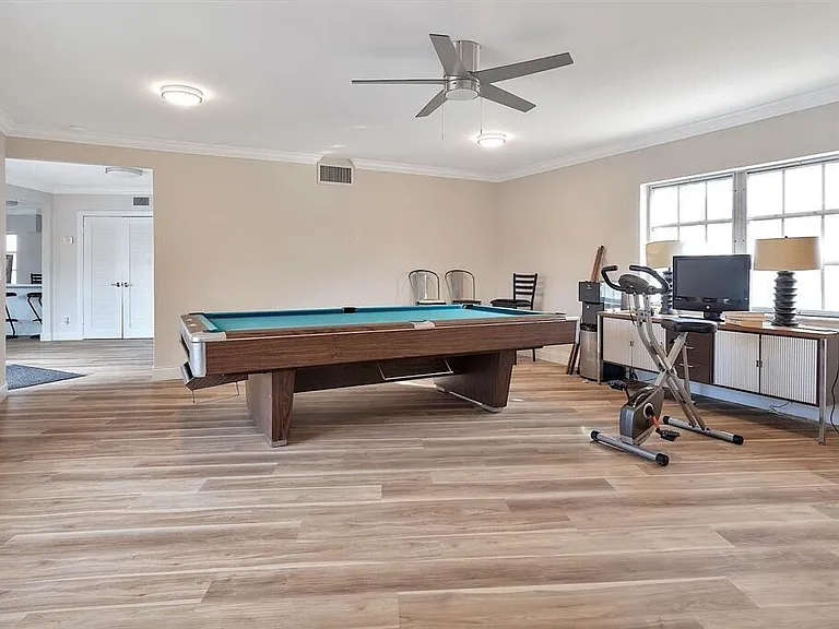 5700 NE 22nd Way #323 — Photo 1