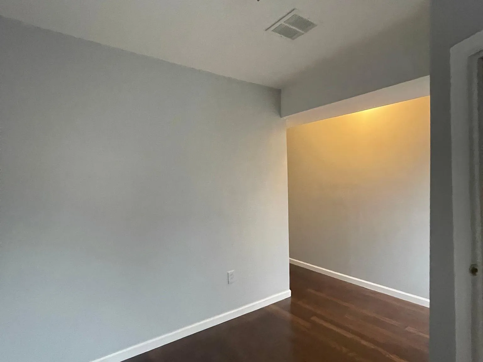 3 bed, 1000 sqft, $2,000 — Photo 3