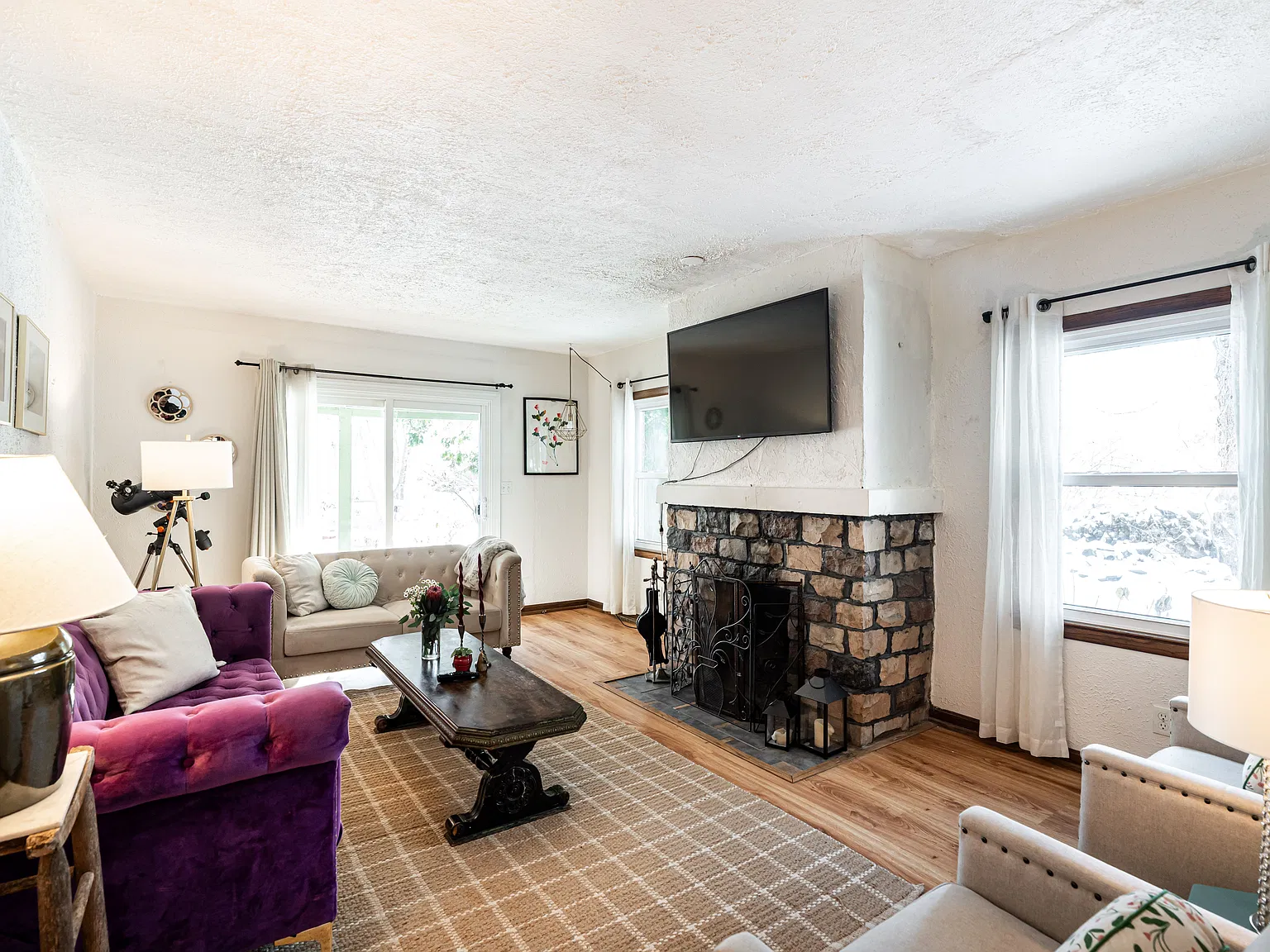 2 bed, 900 sqft, $2,995 — Photo 2