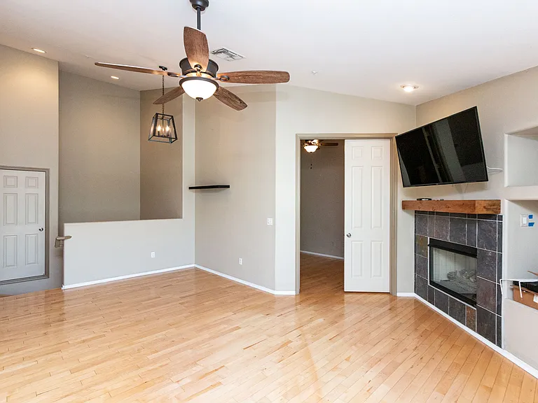 7502 E Earll Dr #5 — Photo 6