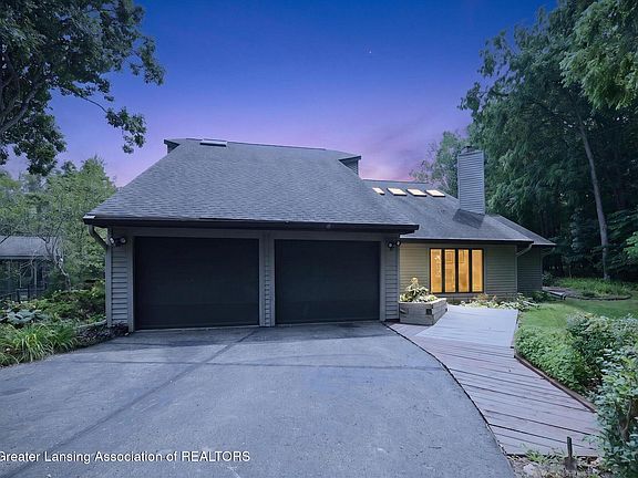 2nd image of 1231 Jolly Rd