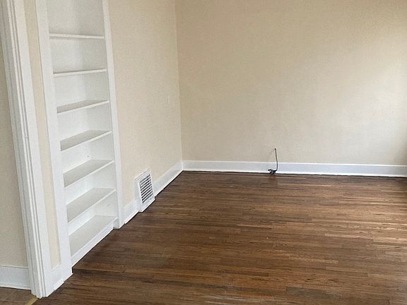 5th image of 633 W Pacific Ave