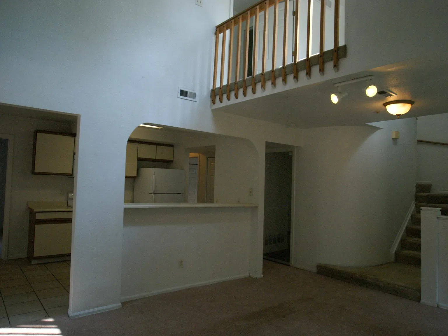 4 bed, 1536 sqft, $6,260 — Photo 2