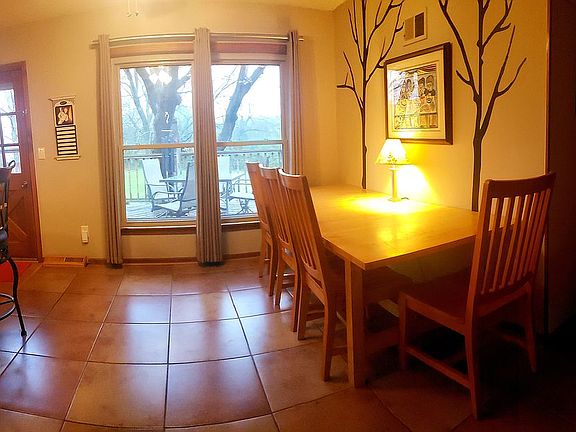 Dining room w/views