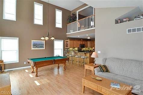 5th image of 411 Island Pointe Dr