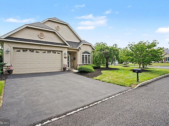2nd image of 290 Kingsfield Dr