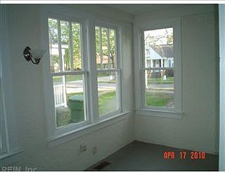 3rd image of 1862 Parkview Ave