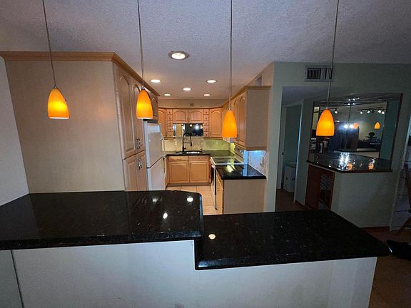 3rd image of 3624 Alder Drive #E2