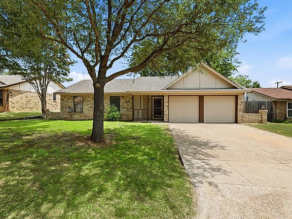 2nd image of 5907 Cedar Ridge Dr