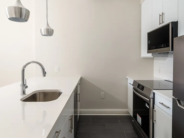 29 Herkimer St #4 — Photo 3