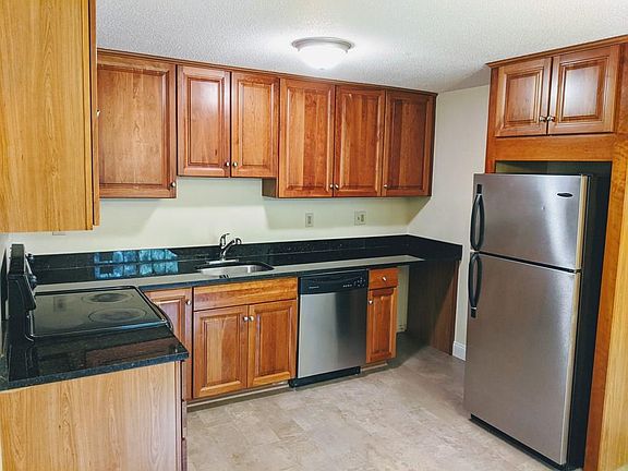 4th image of 1910 Skyline Dr Unit 11
