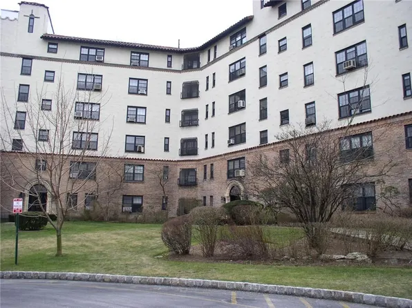 1273 North Avenue 5/2E (ent #8), New Rochelle, NY 10804