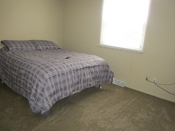 4th image of 3293 Glenbrook Dr