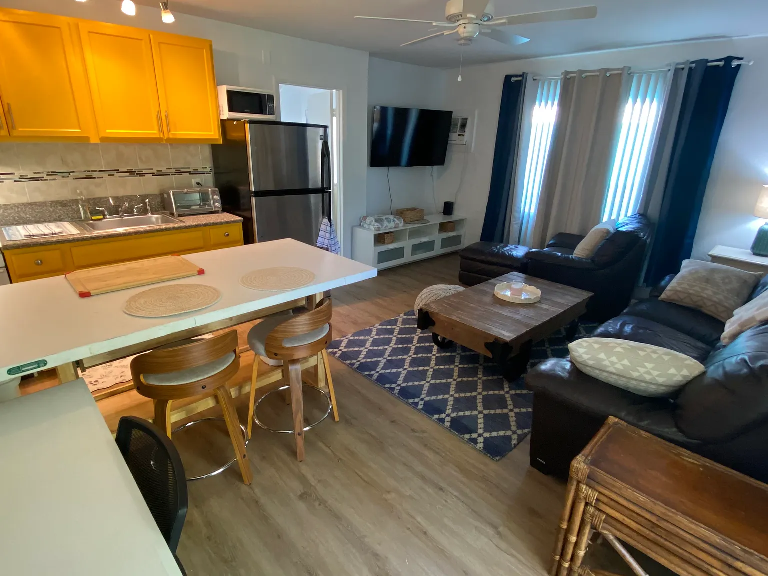 1 bed, 700 sqft, $1,900 — Photo 2