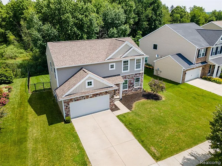 425 Knollwood Dr — Photo 35