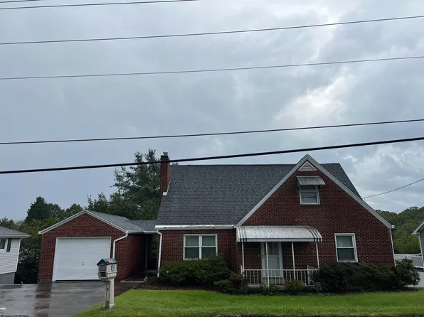 1574 Mary Lou Retton Dr, Fairmont, WV 26554