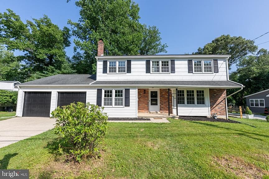 1st image of 24 Wakefield Dr