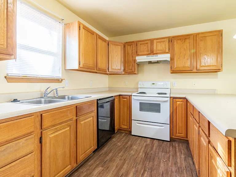 210 Meadow Ct #210 — Photo 7