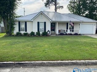 1407 Elizabeth Dr SW, Hartselle, AL 35640