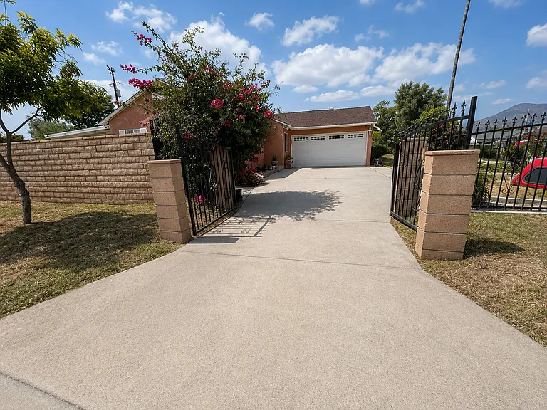 7736 Ditmar Ave — Photo 4