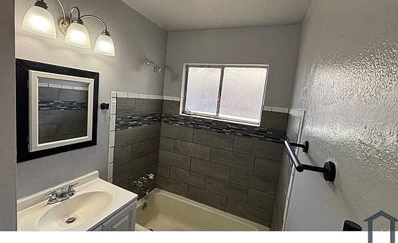 5th image of 3148 E Nevada Ave