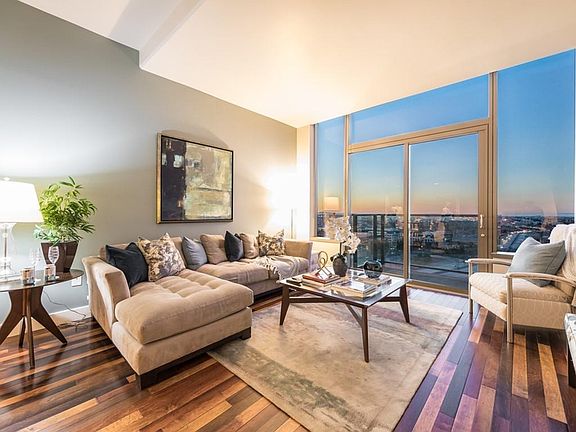 4th image of 38 N Almaden Blvd Unit 2019