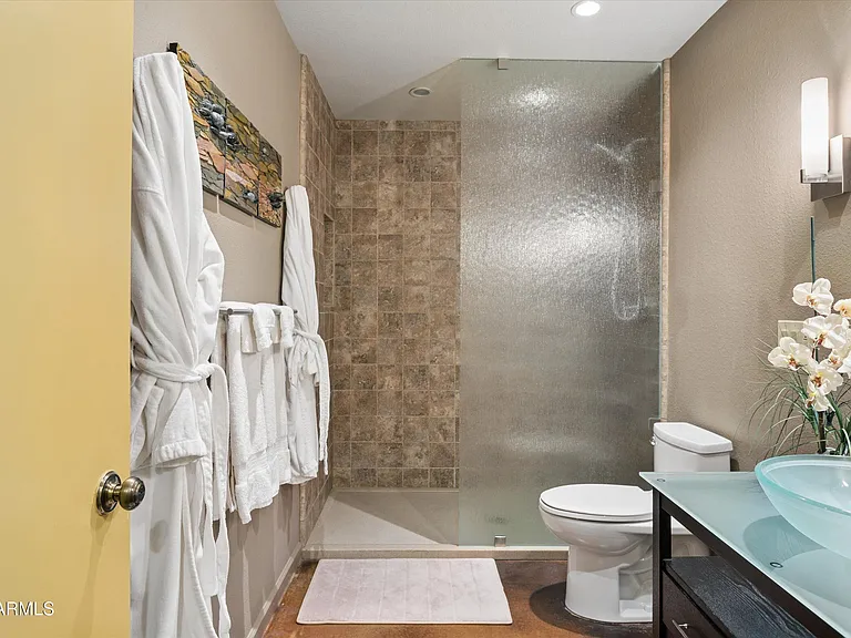 6922 E Exeter Blvd — Photo 39