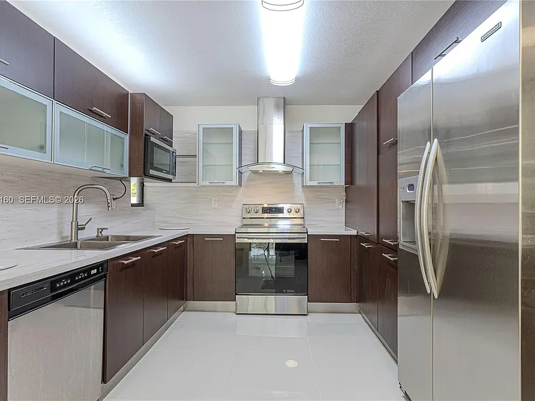 231 Poinciana Dr #401 — Photo 9