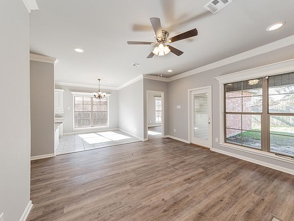 4th image of 405 Lodge Dr