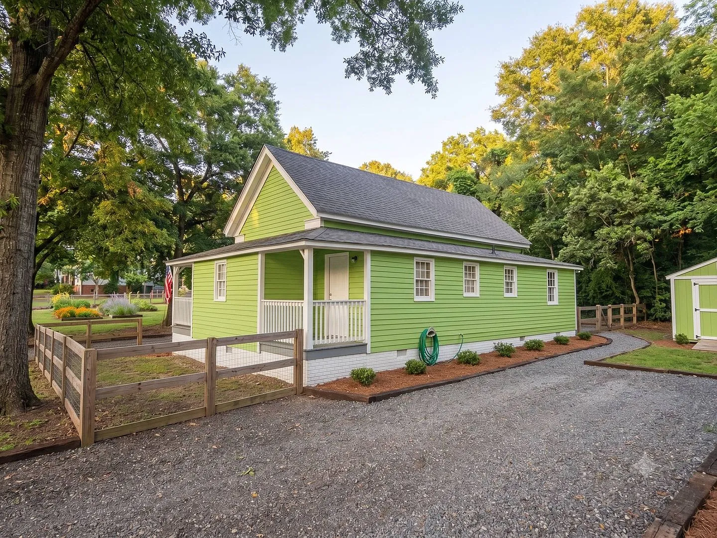 50% off on 1st month's rent - 725 Williams St — Photo 2