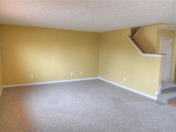 3rd image of 7243 Pipestone Dr