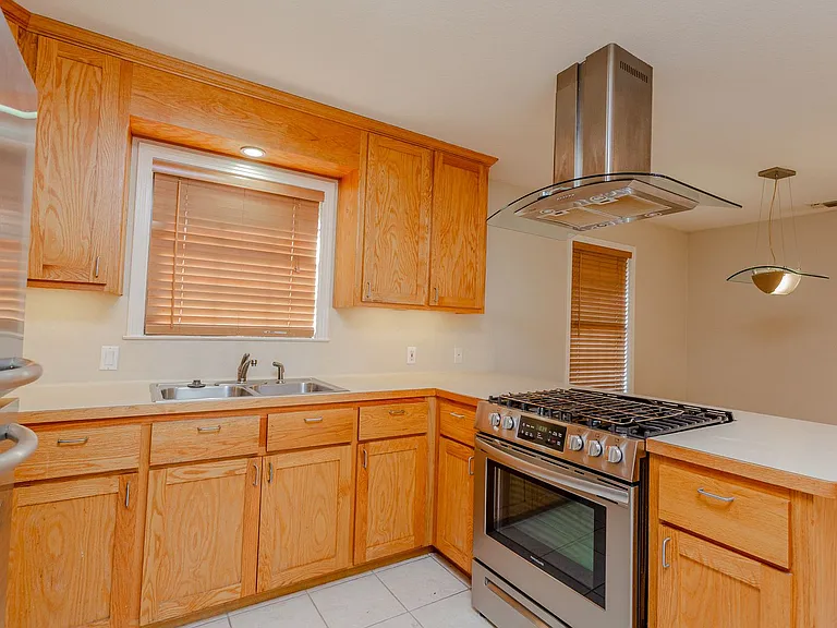 4501 Caswell Ave — Photo 8
