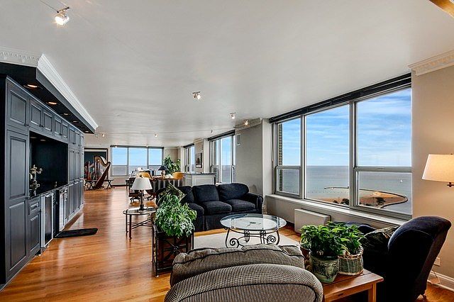 1st image of 1550 N Lake Shore Dr APT 21A
