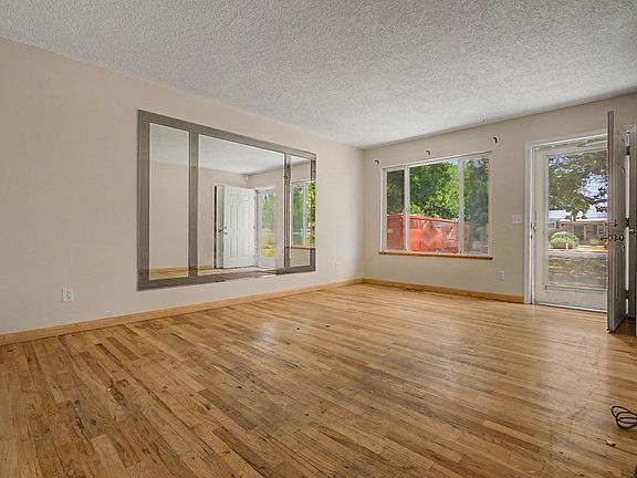2nd image of 557 Grand Valley Dr