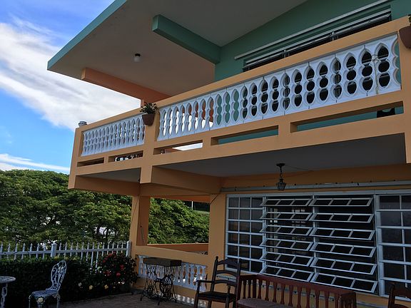 Front view of home