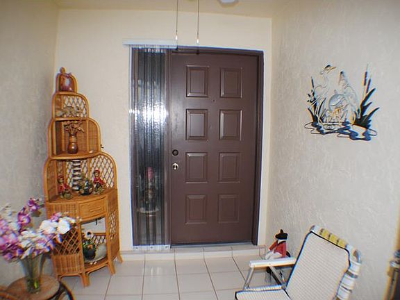 2nd image of 637 Foxwood Blvd