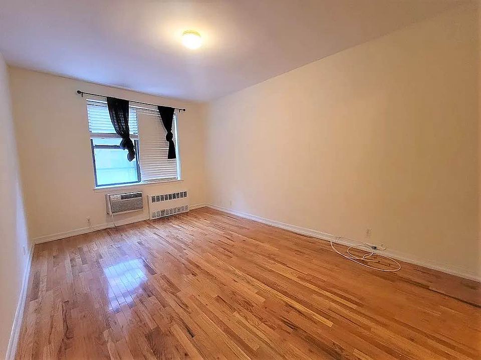 1st image of 506 E 88th St #2S