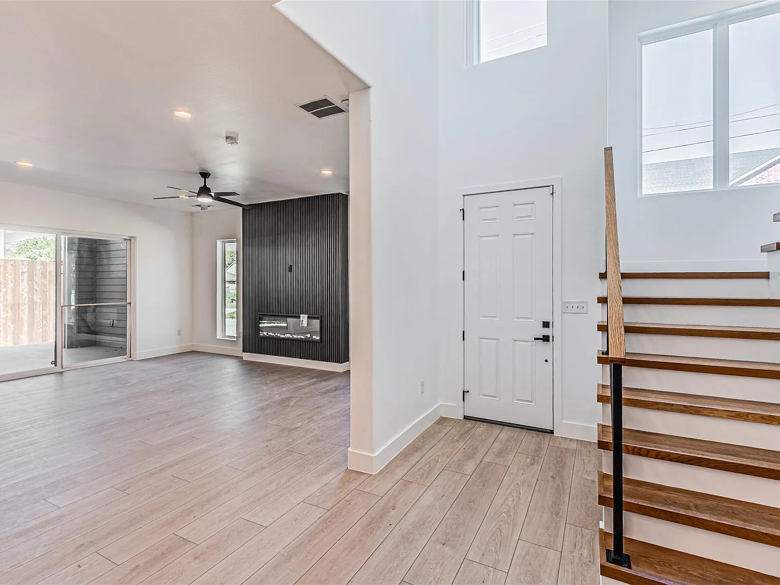 4 bed, 3.5 bath, 2966 sqft, $5,000 — Photo 4