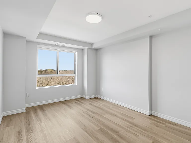 425 Watson Pkwy N — Photo 14