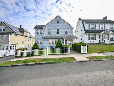 25 Manhattan Avenue, Bridgeport, CT, 06606