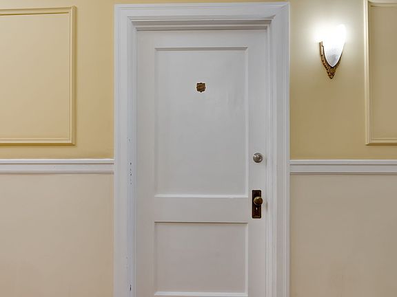 3rd image of 20 NW 16th Ave APT 112