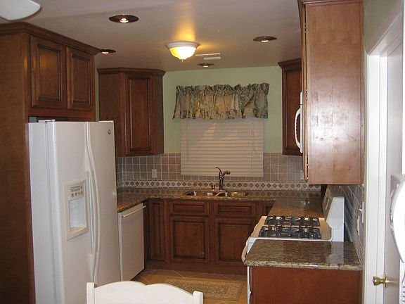2nd image of 1817 Andrews Ave