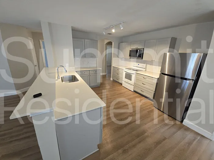 4 bed, 2.5 bath, 2745 sqft, $2,445 — Photo 4