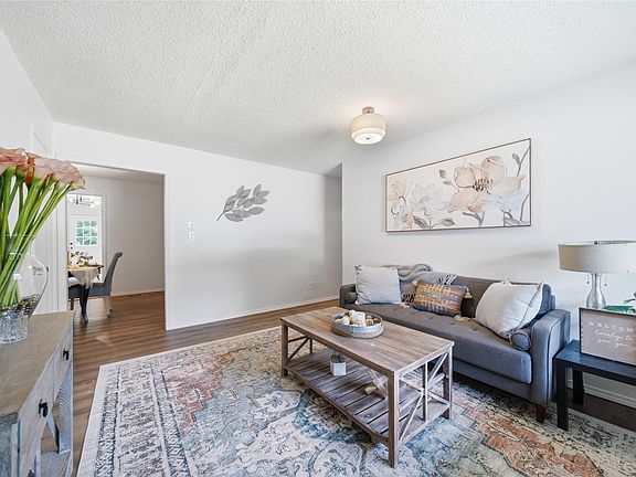 5th image of 305 S Fern Pl
