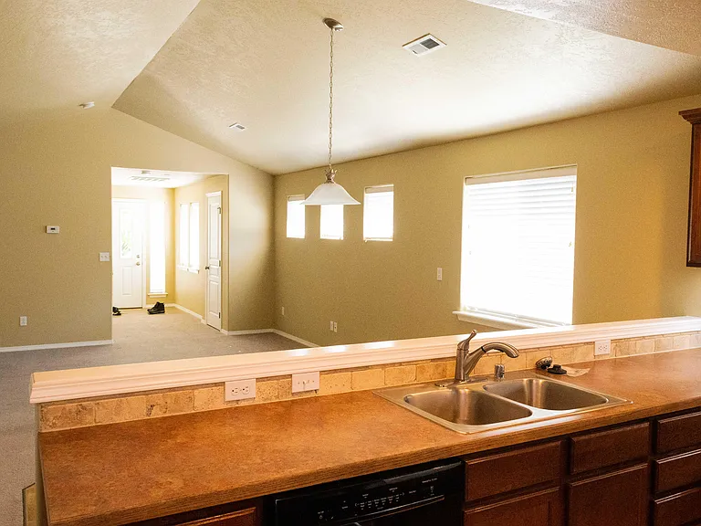 324 SW Homestead Ave — Photo 4