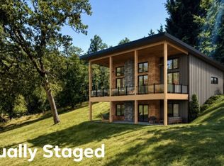 214 Gray Squirrel Ct, Winchester, OR 97495