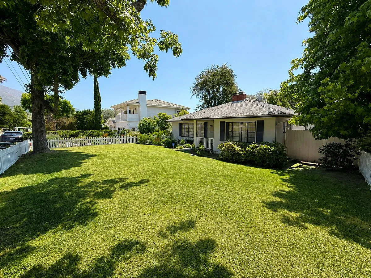 Building Photo - 1796 E Mendocino St