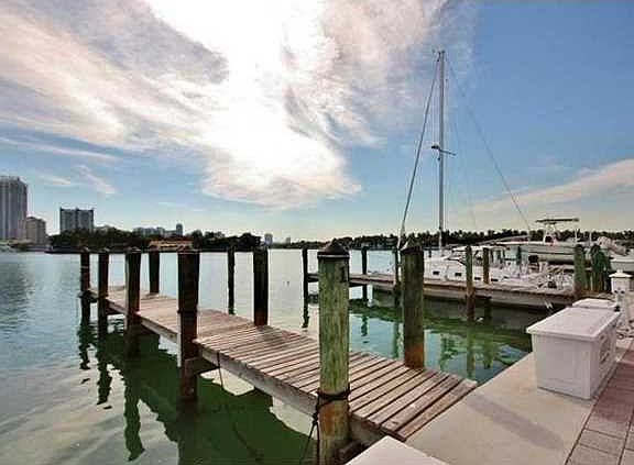 5th image of 900 Bay Dr APT 305