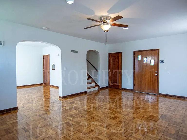 1110 W 5th St — Photo 10
